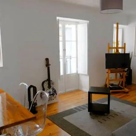 Apartment Charm & Tradition Downtown